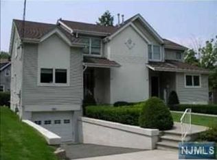 60 Prospect Ter, Tenafly, NJ 07670