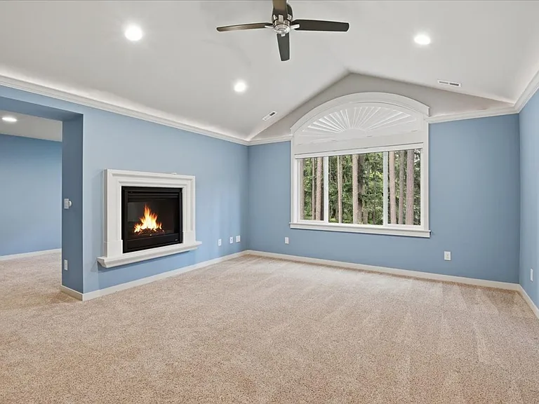 21384 NE 9th Pl — Photo 15