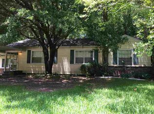 714 Cedarhurst Rd, Jackson, MS 39206