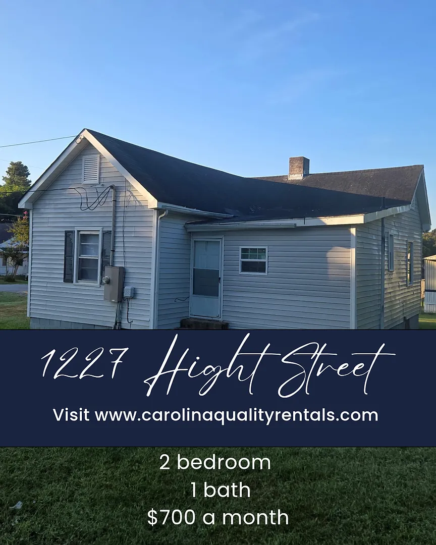 2 Bedroom/1 Bath House In Town — Photo 2