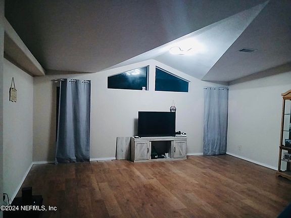 3rd image of 285 MANSON Lane