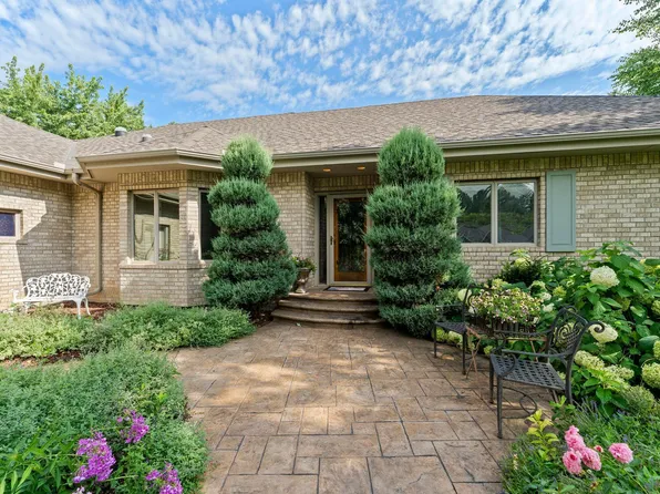 3931 Crestview Dr, Excelsior, MN 55331