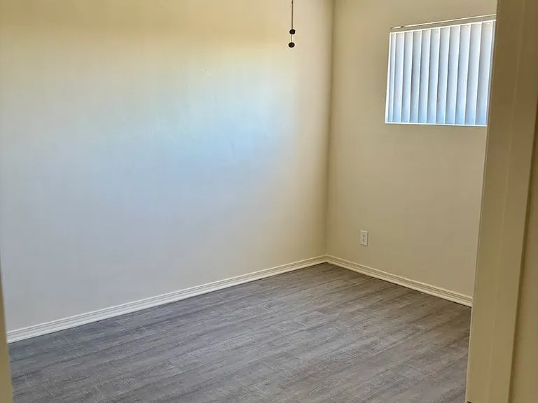 7530 Hampton Ave — Photo 7