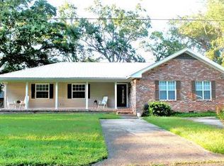 5725 Dead River Dr, Gautier, MS 39553