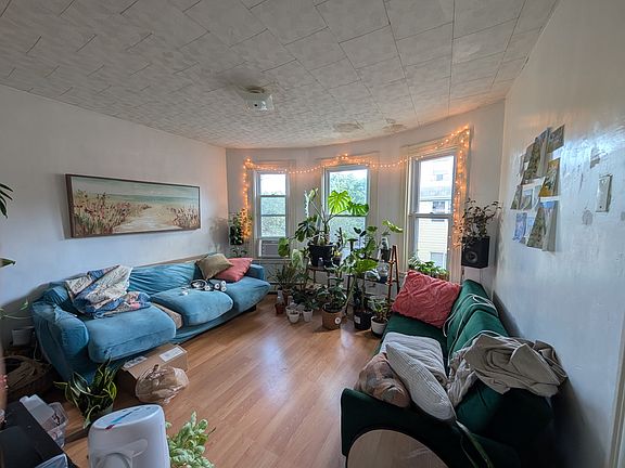 3rd image of 9 Appian Way Unit 2 Rm 2