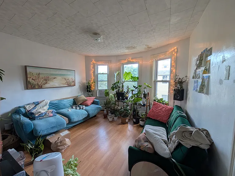 9 Appian Way — Photo 1