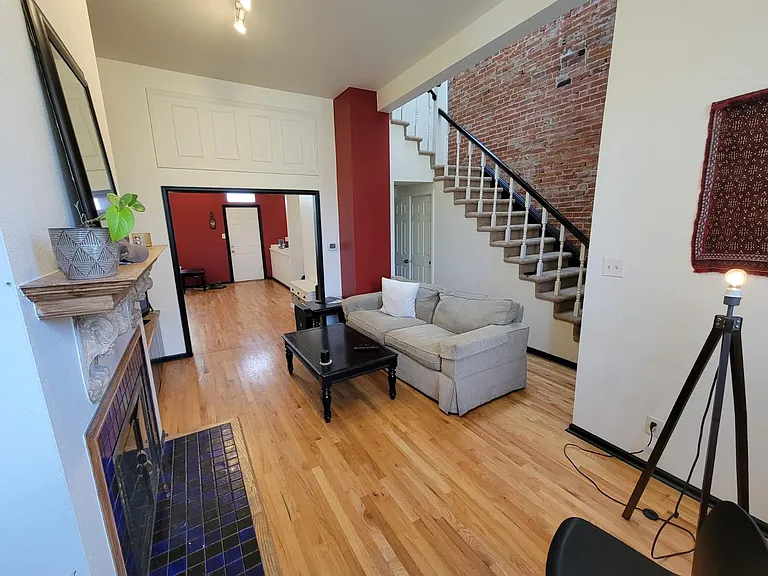 2215 Glenarm Pl — Photo 12