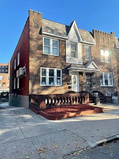 1st image of 3921 50th St