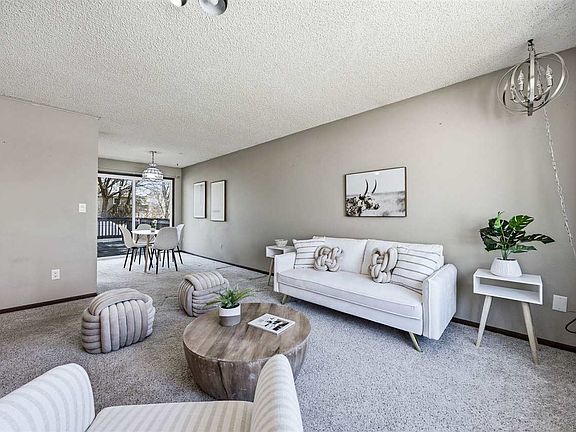 5th image of 2248 Russell Dr