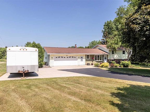 3rd image of 4824 Sportsman Dr