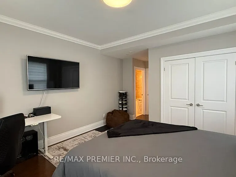 10360 Islington Ave #212 — Photo 8