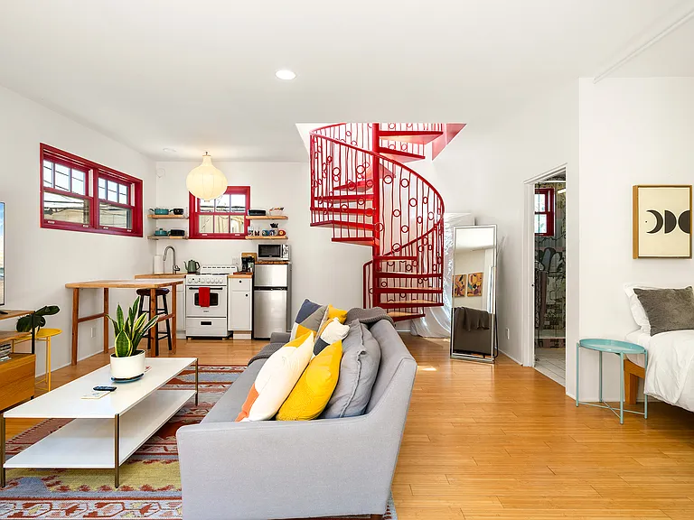 2419 Ocean Ave #1/2 — Photo 10