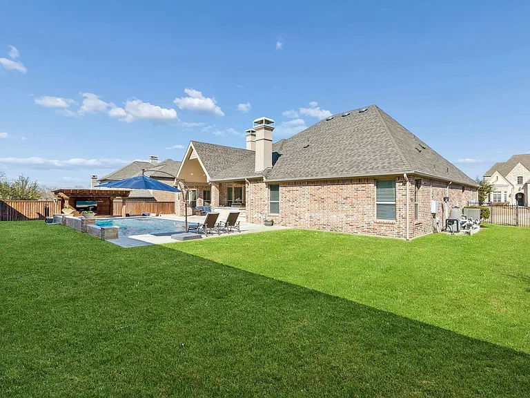 701 Cherrywood Dr — Photo 37