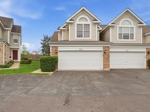 612 Citadel Dr, Westmont, IL 60559