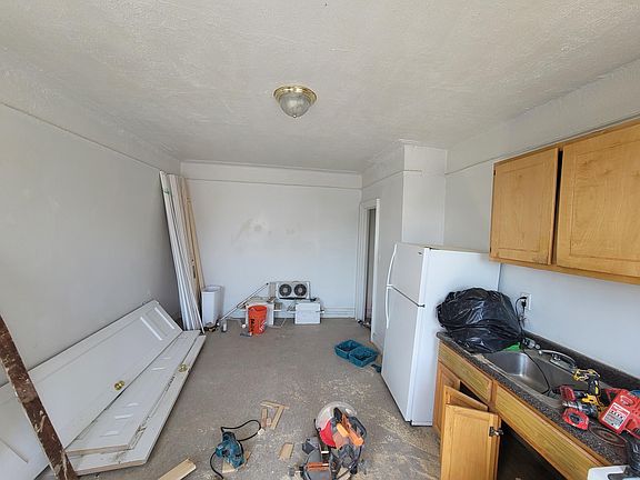3rd image of 1064 Ward Ave APT 5E