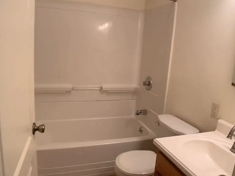 203 Williams St #3 — Photo 9