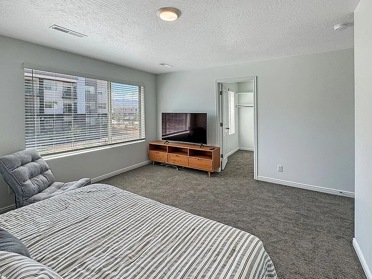 5815 S Carnelian Pkwy — Photo 19