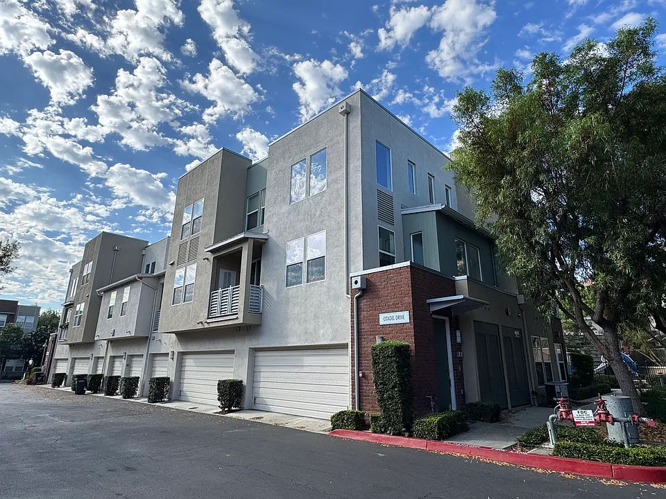16 Citadel Dr
