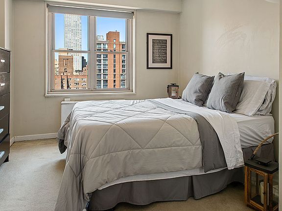 3rd image of 137 E 36th St #19E