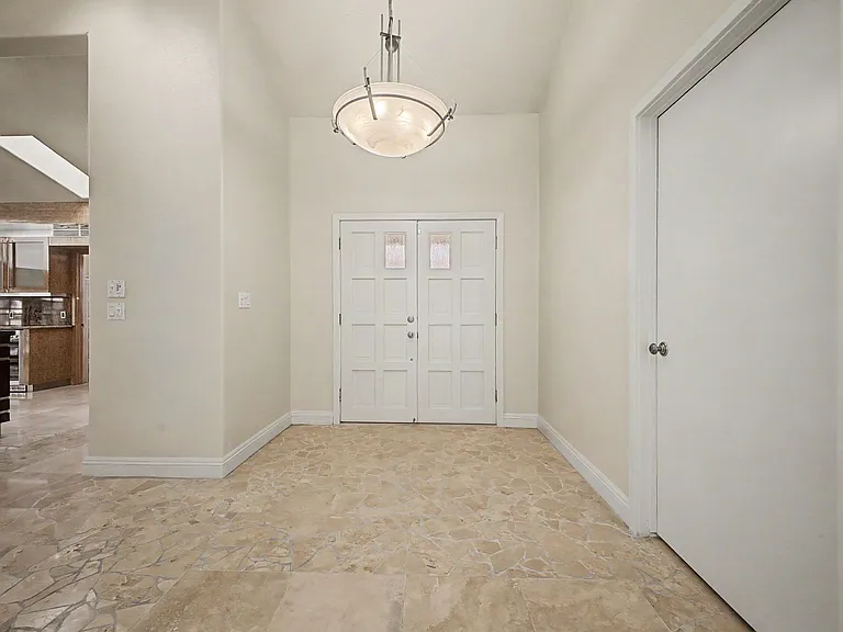 3172 Bel Air Dr — Photo 4