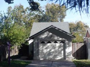 211 E Oak St, Lodi, CA 95240