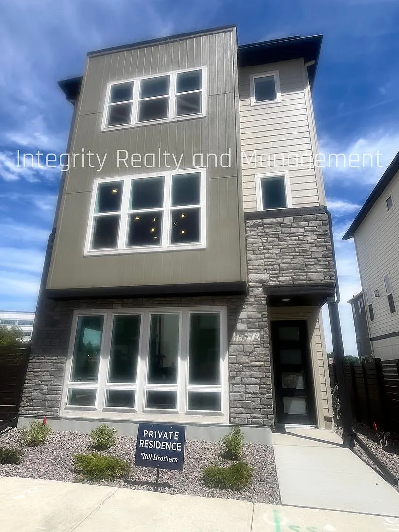 3 Bed/3.5 Bath Townhome- 10976 E Geddes Pl — Photo 1