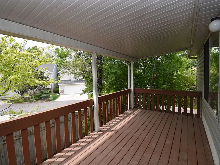 572 E Thatcher Way — Photo 14