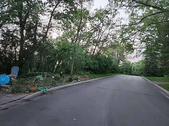 4th image of 2301 Crestview Ave