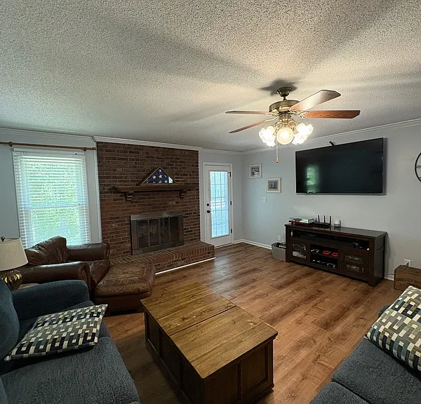 321 N Valley View Dr — Photo 5