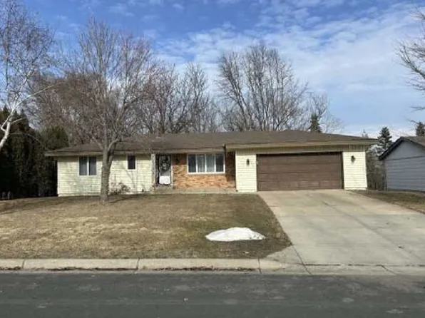 1453 Shakopee Ave E, Shakopee, MN 55379