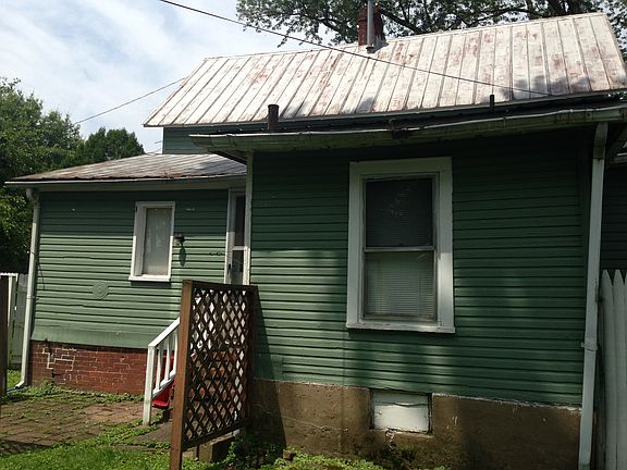 2nd image of 216 Harmar St
