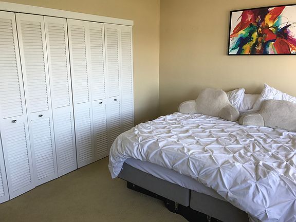 4th image of 31 Island Way APT 903