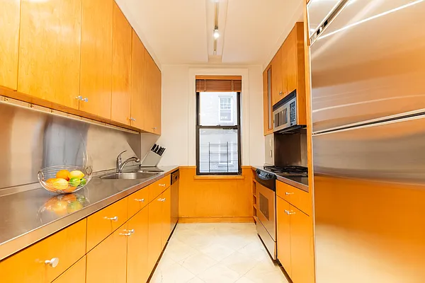Sold by Compass | media 5