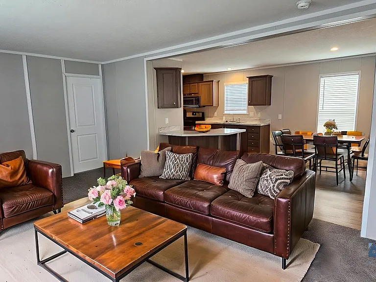 63 Tulip Ln #63 — Photo 4
