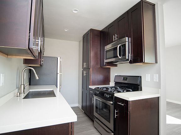 2nd image of 4724-4730.5 Point Loma Ave #47265