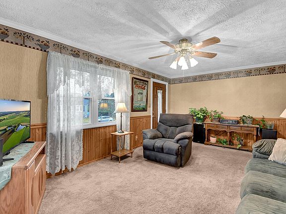 5th image of 128 W Stanton Ave