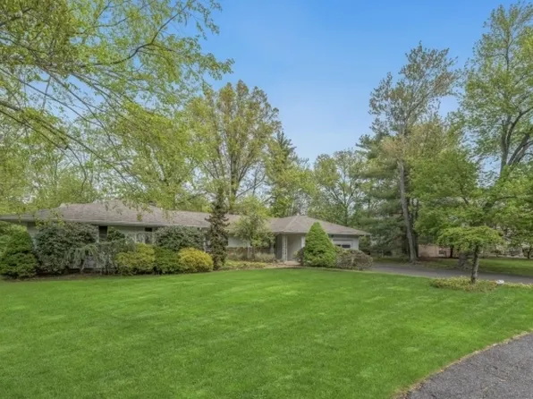 55 Springbrook Rd, Livingston Twp., NJ 07039