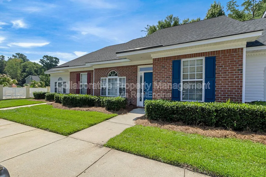3 bed, 2.5 bath, 1608 sqft, $1,855 — Photo 1