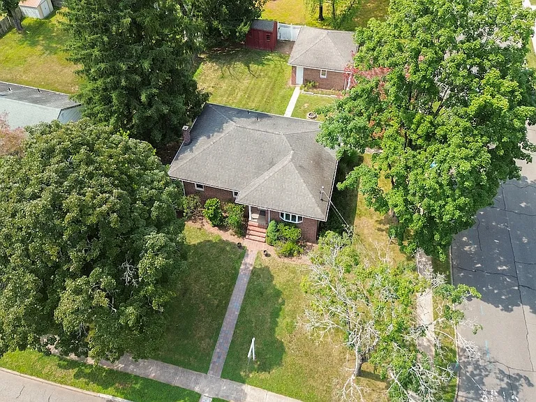 38 Carlson Ct #1 — Photo 4
