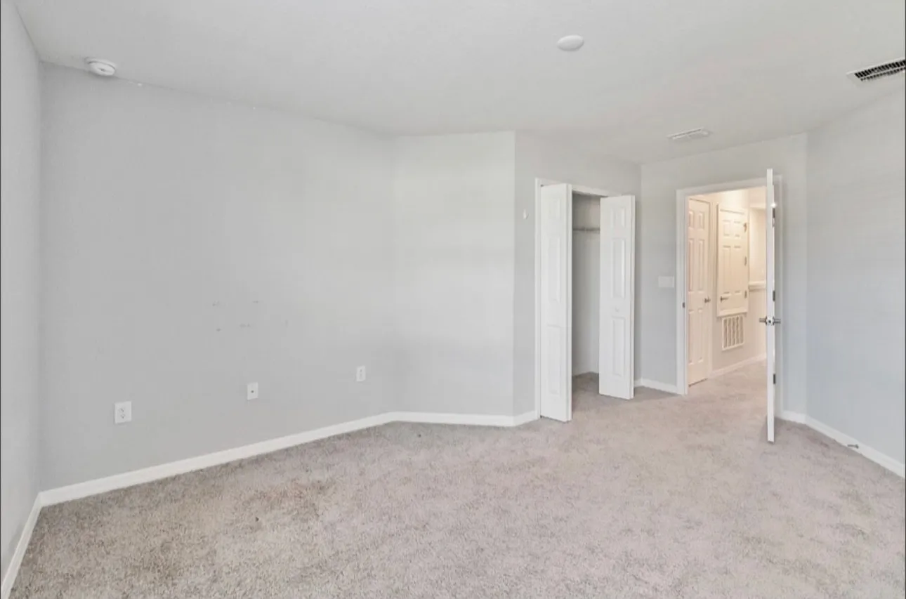 3 bed, 1713 sqft, $850 — Photo 2