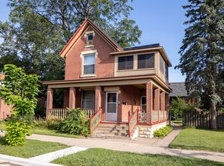 1115 Division St, La Crosse, WI 54601