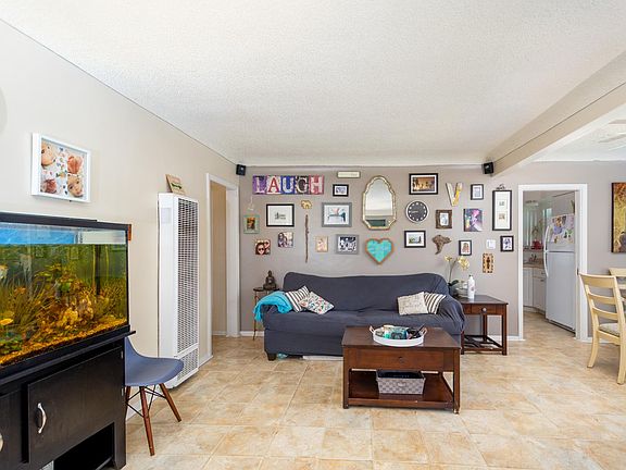 5th image of 11802 Acacia Ave