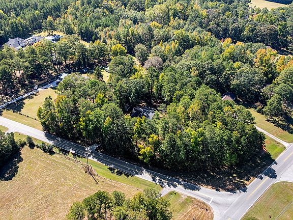 3rd image of 27 Palmetto Tyrone Rd