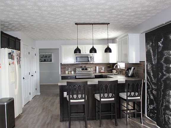 3rd image of 1256 Bramley Ct