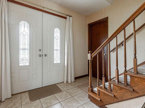 4th image of 10233 N Crosset Hill Dr