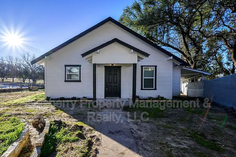 3 bed, 2.0 bath, 1650 sqft, $2,500 — Photo 3