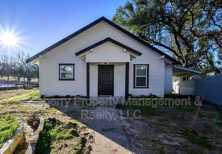 71 Crown Rd — Photo 3