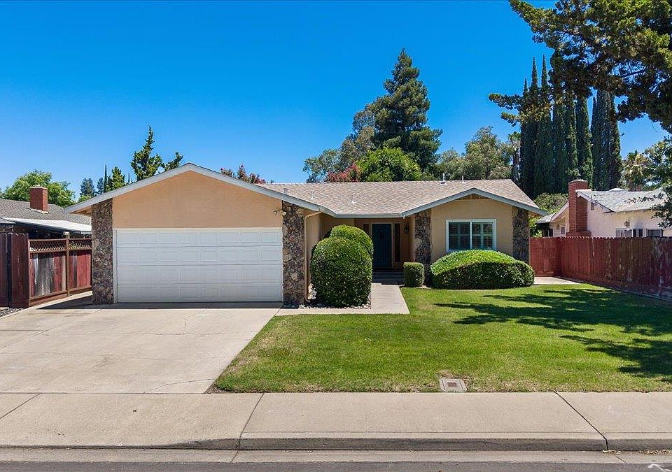 1st image of 1016 Lillian Dr