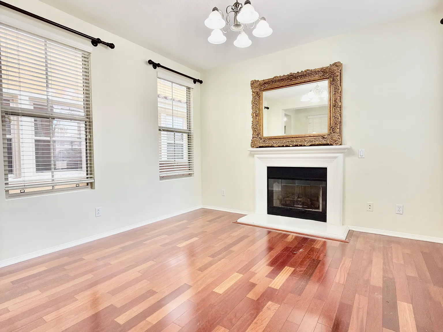 3 bed, 1987 sqft, $4,600 — Photo 2
