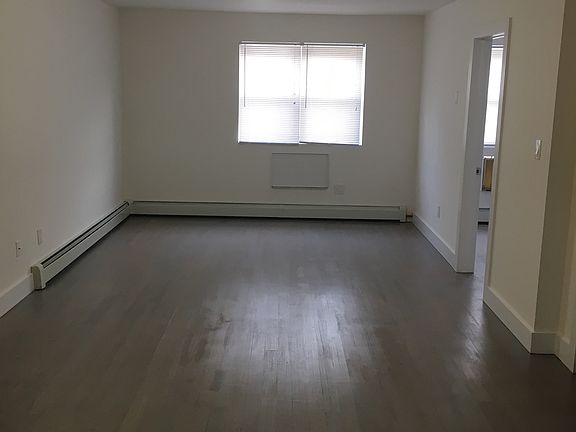 4th image of 631B Barretto St APT 3